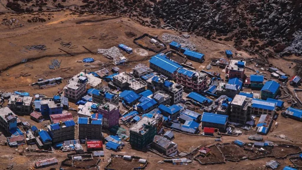 Kyanjin Gompa rooftops from above